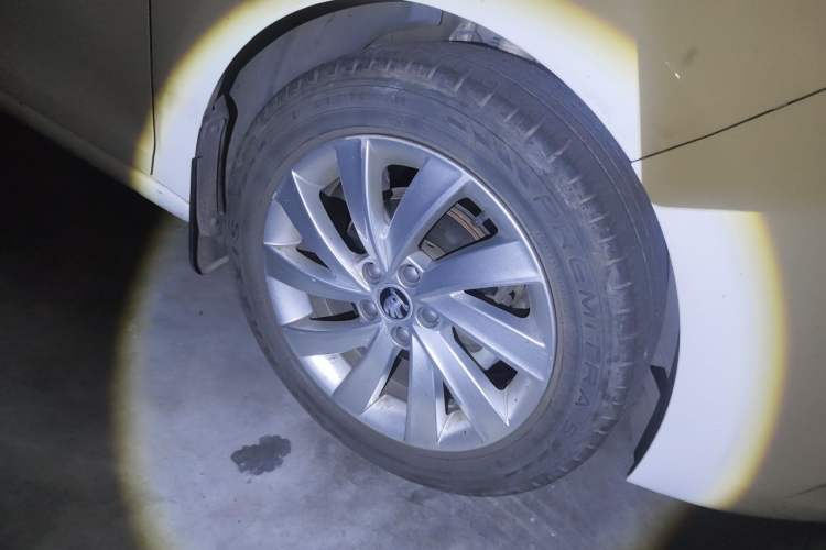 Used Skoda Rapid 2019 1.5L Automatic Comfort Edition China VI Standard Right Front Wheel Hub