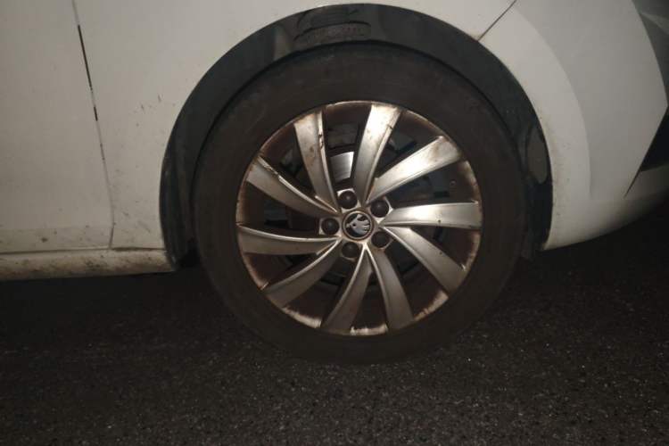 Used Skoda Rapid 2019 1.5L Manual Comfort Edition China VI Standard Right Front Wheel Hub