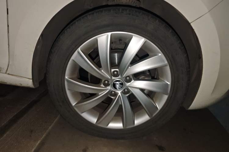 Used Skoda Rapid 2019 1.5L Automatic Comfort Edition China V Standard Right Front Wheel Hub
