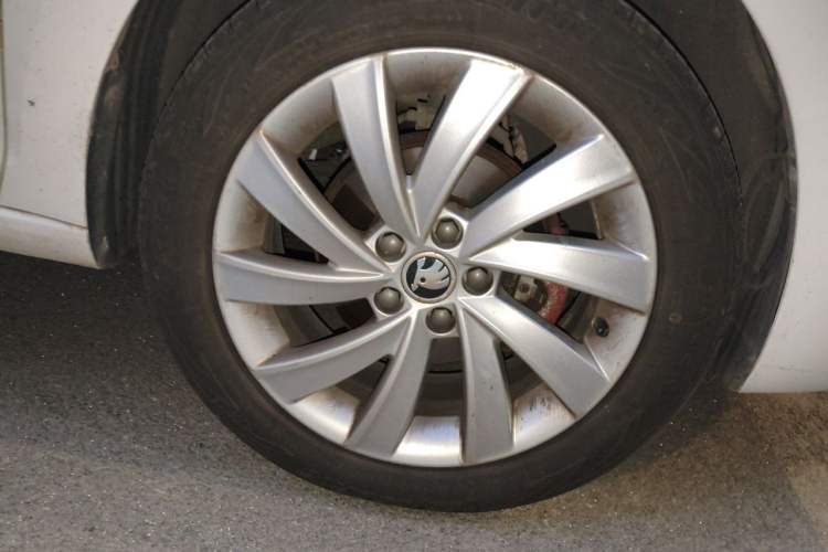 Used Skoda Rapid 2019 1.5L Manual Comfort Edition China V Standard Right Front Wheel Hub