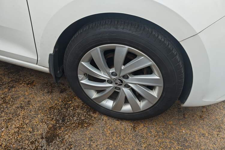Used Skoda Rapid 2019 1.5L Automatic Comfort Edition China V Standard Right Front Wheel Hub
