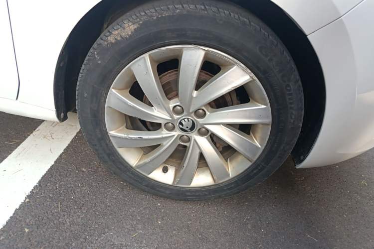 Used Skoda Rapid 2019 1.5L Automatic Comfort Edition China V Standard Right Front Wheel Hub
