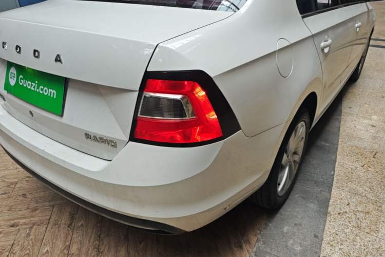 Used Skoda Rapid 2019 1.5L Manual Comfort Edition China VI Standard Right Rear Taillight