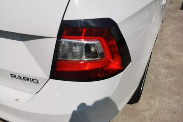 Used Skoda Rapid 2019 1.5L Manual Comfort Edition China VI Standard Right Rear Taillight