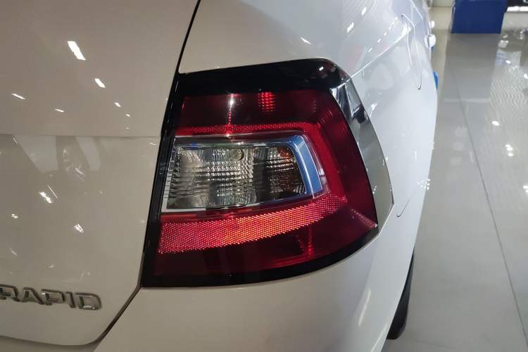 Used Skoda Rapid 2019 1.5L Automatic Comfort Edition China V Standard Right Rear Taillight