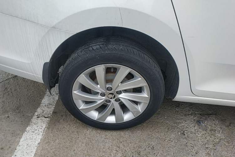 Used Skoda Rapid 2019 1.5L Automatic Comfort Edition China V Standard Right Rear Wheel Hub