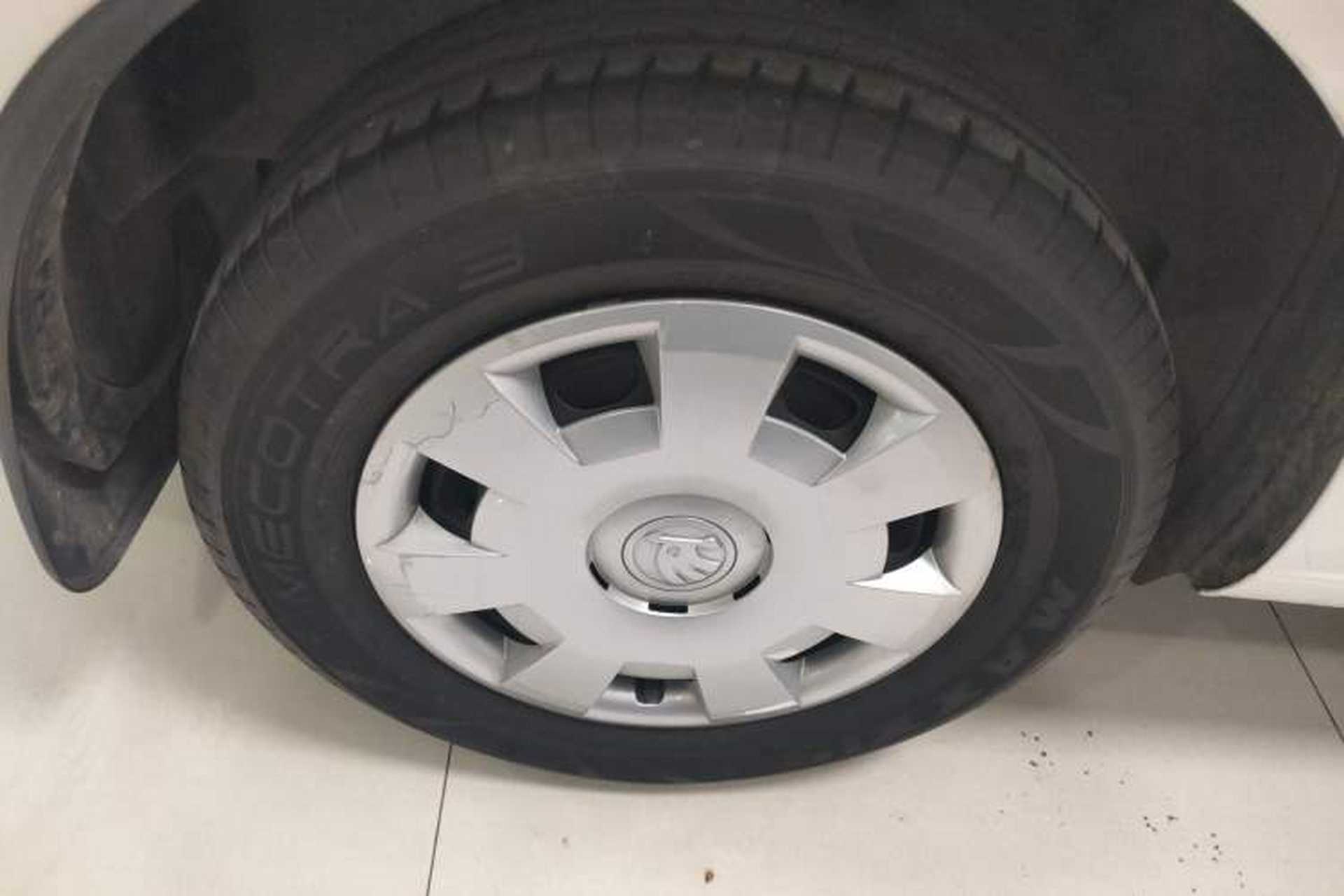 Used Skoda Rapid 2019 1.5L Automatic Standard Edition Right Rear Wheel Hub