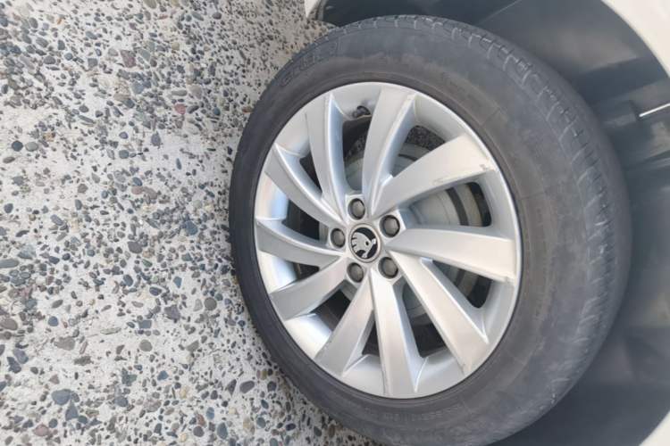 Used Skoda Rapid 2019 1.5L Automatic Comfort Edition China V Standard Right Rear Wheel Hub
