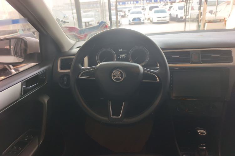 Used Skoda Rapid 2019 1.5L Automatic Comfort Edition China VI Standard Steering Wheel