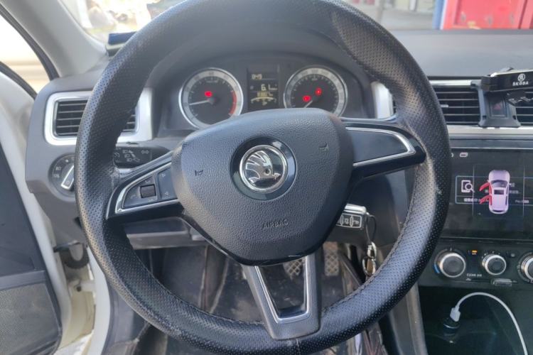 Used Skoda Rapid 2019 1.5L Manual Comfort Edition China VI Standard Steering Wheel