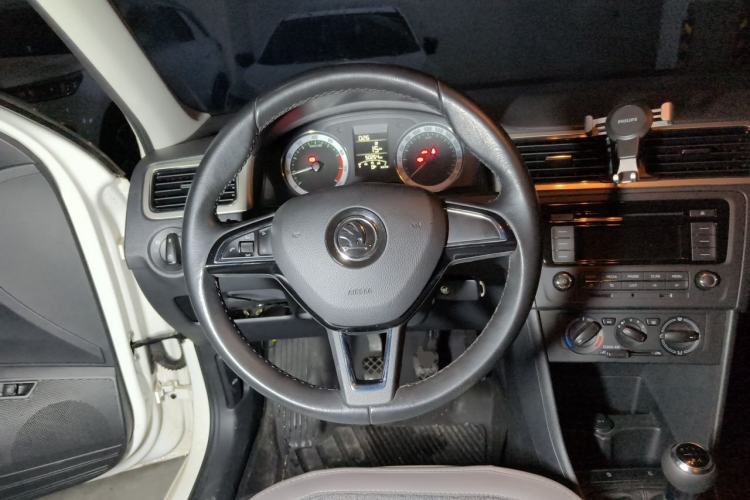 Used Skoda Rapid 2019 1.5L Manual Comfort Edition China VI Standard Steering Wheel