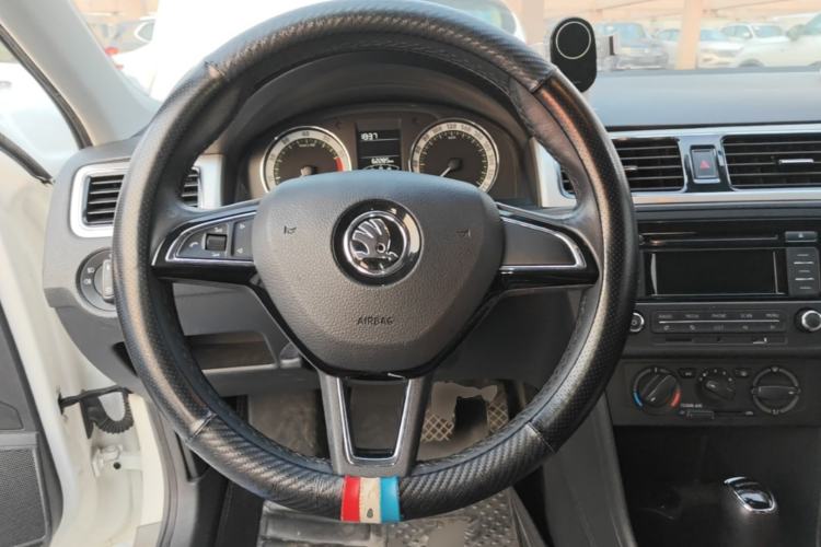 Used Skoda Rapid 2019 1.5L Automatic Comfort Edition China VI Standard Steering Wheel