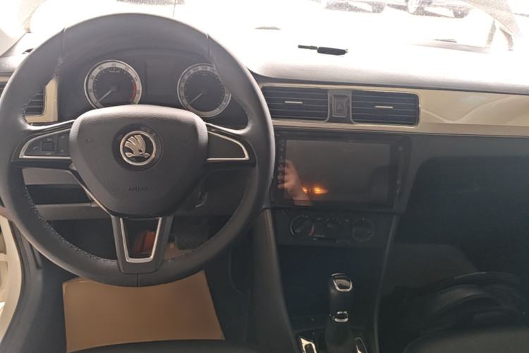 Used Skoda Rapid 2019 1.5L Automatic Comfort Edition China VI Standard Steering Wheel