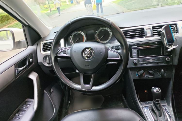 Used Skoda Rapid 2019 1.5L Automatic Comfort Edition China VI Standard Steering Wheel
