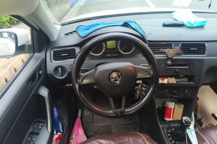 Used Skoda Rapid 2019 1.5L Manual Standard Edition Steering Wheel