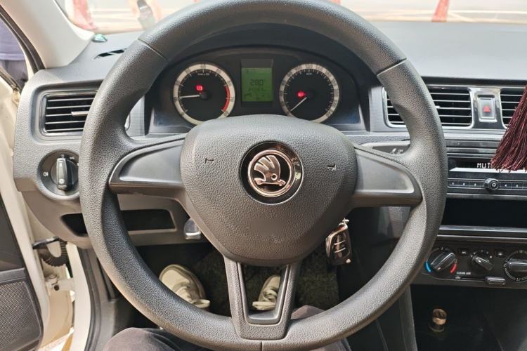 Used Skoda Rapid 2019 1.5L Manual Entry-Level Version Steering Wheel