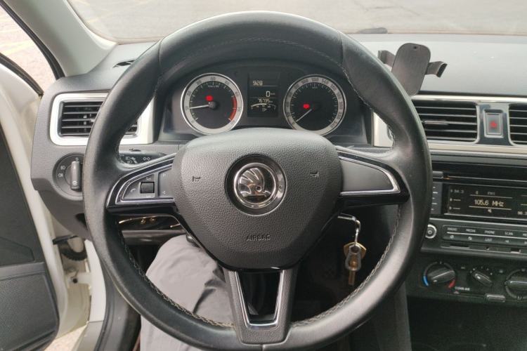 Used Skoda Rapid 2019 1.5L Manual Comfort Edition China VI Standard Steering Wheel