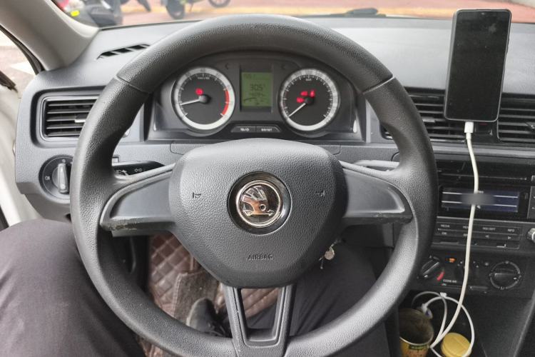 Used Skoda Rapid 2019 1.5L Manual Entry-Level Version Steering Wheel