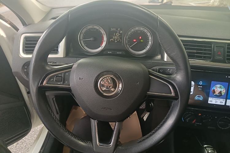 Used Skoda Rapid 2019 1.5L Automatic Comfort Edition China VI Standard Steering Wheel