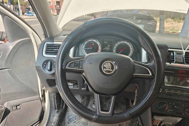 Used Skoda Rapid 2019 1.5L Manual Comfort Edition China VI Standard Steering Wheel