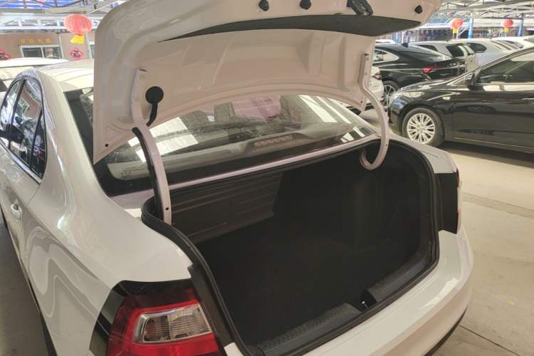 Used Skoda Rapid 2019 1.5L Automatic Comfort Edition China V Standard Trunk