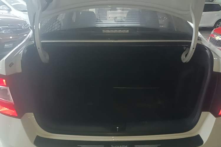 Used Skoda Rapid 2019 1.5L Automatic Standard Edition Trunk