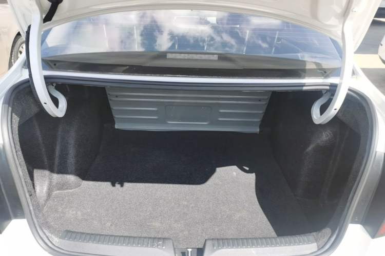 Used Skoda Rapid 2019 1.5L Manual Comfort Edition China VI Standard Trunk