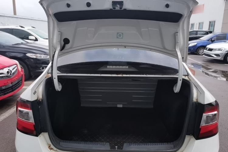 Used Skoda Rapid 2019 1.5L Manual Standard Edition Trunk