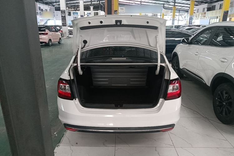 Used Skoda Rapid 2019 1.5L Automatic Comfort Edition China VI Standard Trunk