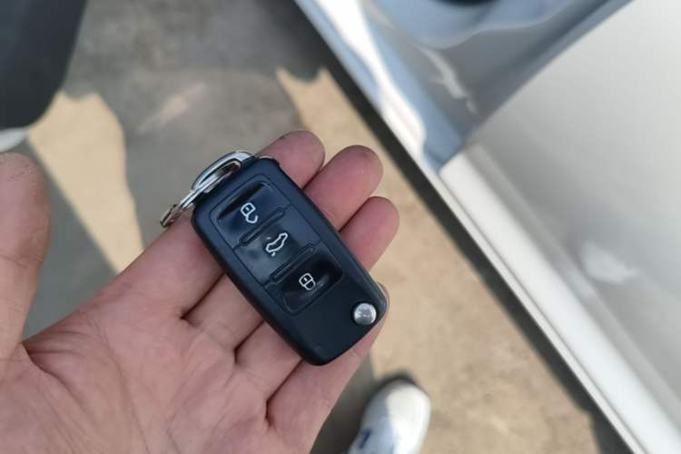 Used Skoda Rapid 2019 1.5L Automatic Comfort Edition China VI Standard Vehicle Key