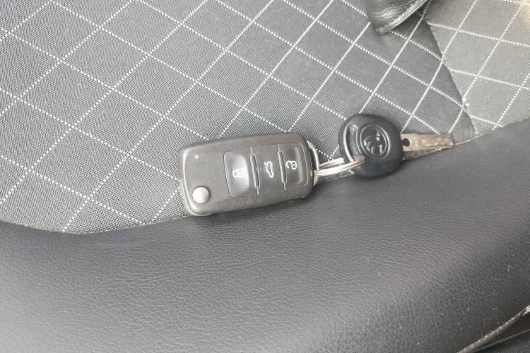 Used Skoda Rapid 2019 1.5L Automatic Comfort Edition China VI Standard Vehicle Key
