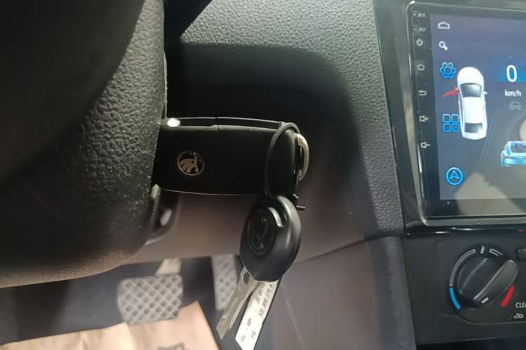 Used Skoda Rapid 2019 1.5L Automatic Comfort Edition China VI Standard Vehicle Key