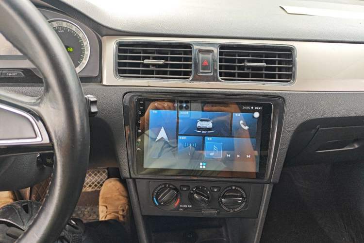 Used Skoda Rapid 2019 1.5L Automatic Comfort Edition China V Standard Audio And AC Panel