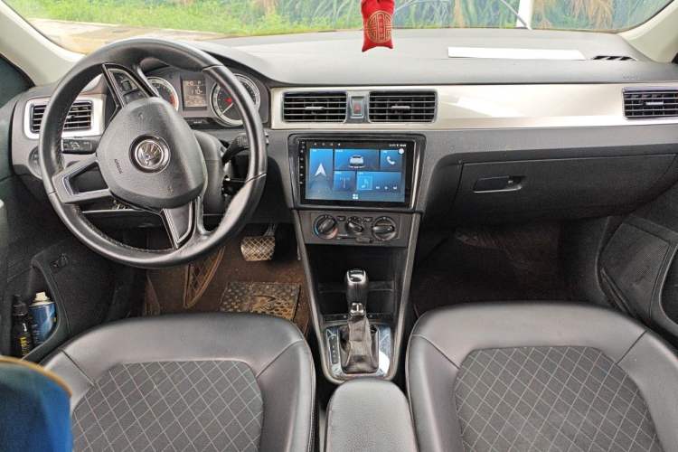 Used Skoda Rapid 2019 1.5L Automatic Comfort Edition China V Standard Center Console