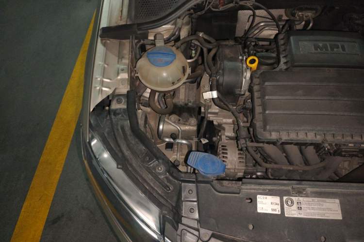 Used Skoda Rapid 2019 1.5L Automatic Standard Edition Engine Bay Right