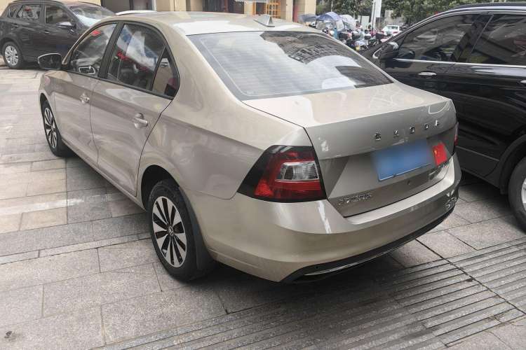 Used Skoda Rapid 2019 1.5L Automatic Standard Edition Exterior 3
