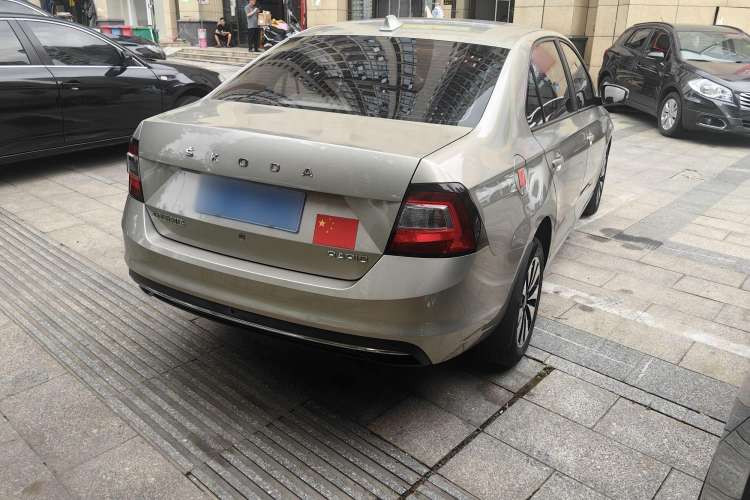 Used Skoda Rapid 2019 1.5L Automatic Standard Edition Exterior 5