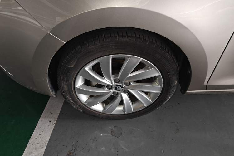 Used Skoda Rapid 2019 1.5L Automatic Comfort Edition China VI Standard Exterior 7
