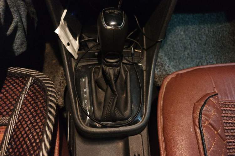 Used Skoda Rapid 2019 1.5L Automatic Standard Edition Gear Lever