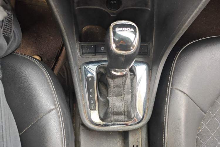 Used Skoda Rapid 2019 1.5L Automatic Comfort Edition China V Standard Gear Lever