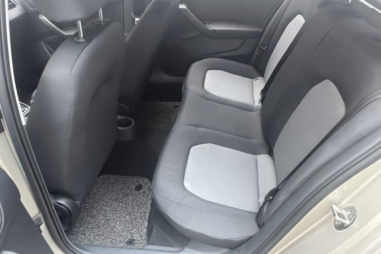 Used Skoda Rapid 2019 1.5L Automatic Standard Edition Interior 3