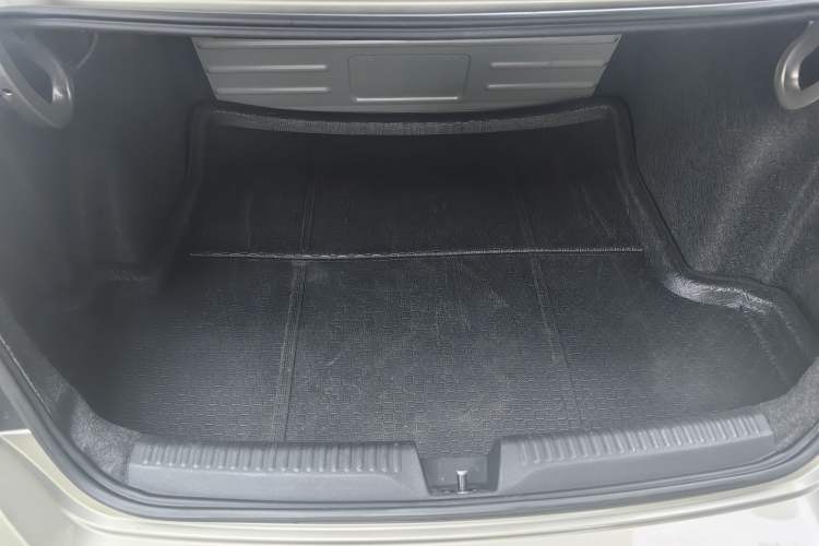 Used Skoda Rapid 2019 1.5L Automatic Standard Edition Interior 4