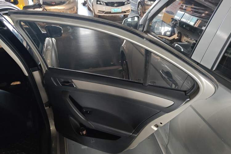 Used Skoda Rapid 2019 1.5L Automatic Comfort Edition China VI Standard Interior 6
