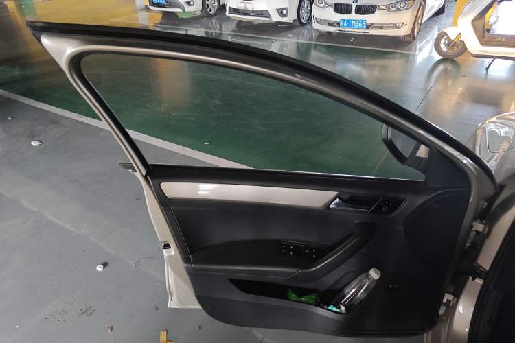 Used Skoda Rapid 2019 1.5L Automatic Comfort Edition China VI Standard Interior 7