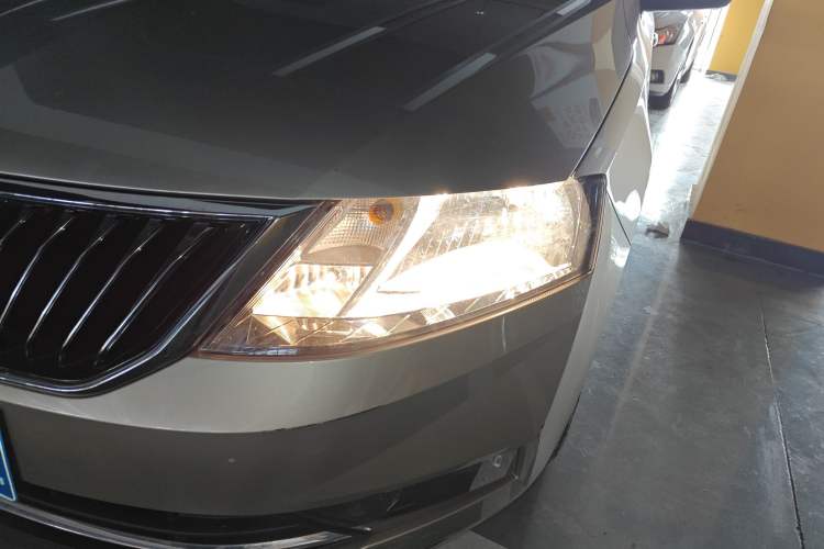 Used Skoda Rapid 2019 1.5L Automatic Comfort Edition China VI Standard Left Front Headlight