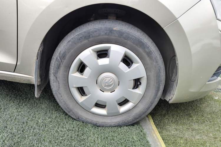 Used Skoda Rapid 2019 1.5L Automatic Standard Edition Right Front Wheel Hub