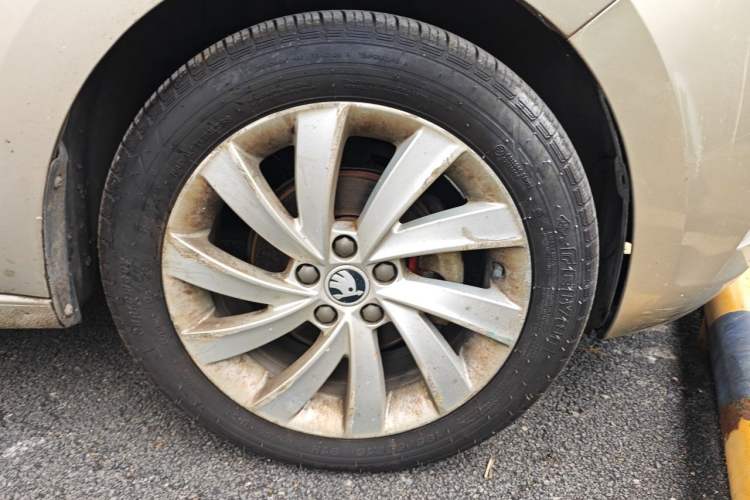 Used Skoda Rapid 2019 1.5L Automatic Comfort Edition China V Standard Right Front Wheel Hub