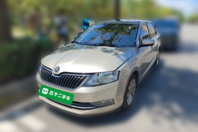 Skoda Rapid 2019 1.5L Automatic Comfort Edition China VI Standard de segunda mano