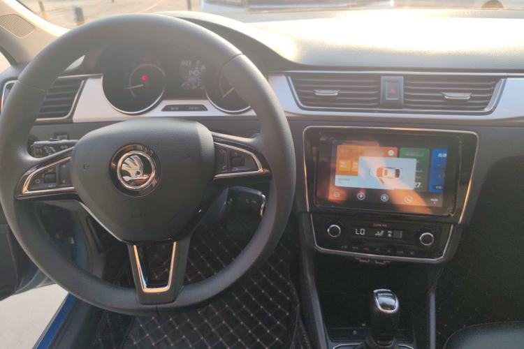 Used Skoda Rapid 2020 1.5L Automatic Comfort Edition Interior 3