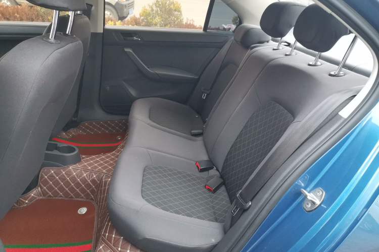 Used Skoda Rapid 2020 1.5L Manual Standard Edition Interior 4